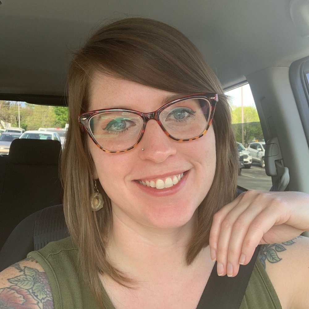 Meet your Posher, Adrienne